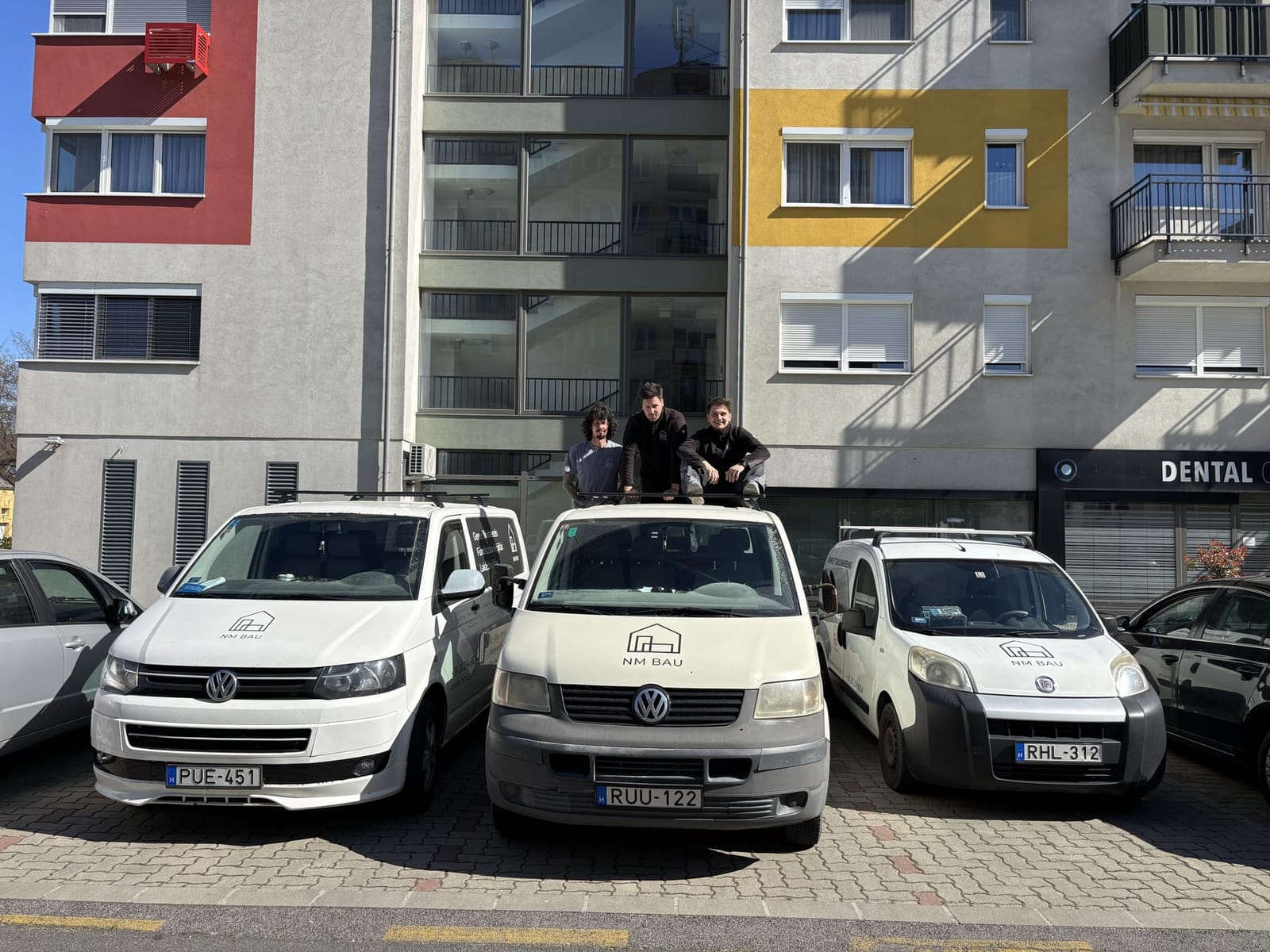 Az NM Bau csapata munka közben
